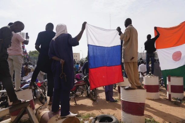 ČEKA LI SVET JOŠ JEDAN VELIKI RAT? Pučisti iz Nigera se okreću Rusiji? Zatražili su pomoć VAGNEROVACA! Bivši NATO komandant upozorava: Sukob u Africi bi bio STRAŠAN!