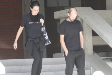 NOINA MAJKA IMA SAMO DVA PITANJA ZA ĆERKINOG UBICU: Neutešna žena se slomila i iznela sve što joj je na duši