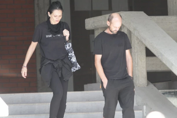 NOINA MAJKA IMA SAMO DVA PITANJA ZA ĆERKINOG UBICU: Neutešna žena se slomila i iznela sve što joj je na duši