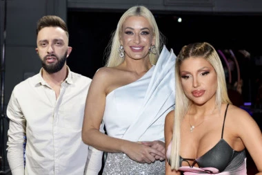 VODITELJI "ZADRUGE" SE SKINULI I POKAZALI ČIME RASPOLAŽU: Dušica izaziva srčane smetnje, Darko zavodi starije gospođe, a tek da vidite Šopićkine SILIKONE! (VIDEO)