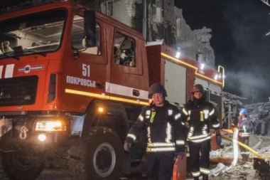 RUSI IZVELI RAKETNI NAPAD NA DONJECKU OBLAST: Ima i poginulih, među desetinama ranjenih i deca - spasilačka akcija u toku (VIDEO)