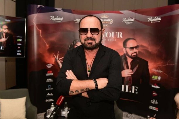 DANAS IMA VILE, A NEKAD JE ŽIVEO U SOBICI: Mile Kitić nije uspeo da ostvari samo JEDNU želju u životu!