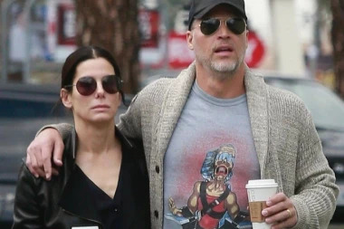 TRAGIČNA LJUBAVNA PRIČA SANDRE BULOK I BRAJANA RENDALA: Zaljubili se na prvi pogled, OVAKO je glumica pričala o njemu!