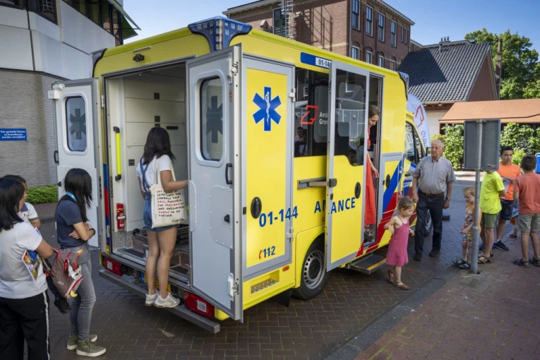 JEZIVO! DECA SE OTROVALA SLATKIŠIMA: Mališani hitno hospitalizovani - poznato šta je tačno izazvalo trovanje (FOTO)