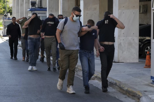 GRCI DONELI ODLUKU: Evo šta će biti sa hrvatskim HULIGANIMA!