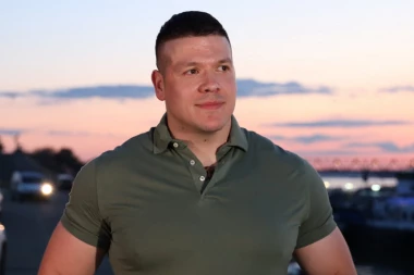 POSLEDNJE INFORMACIJE O SINU SLOBE RADANOVIĆA ĆE VAS ŠOKIRATI: Evo koliko ima kilograma sa DVE I PO GODINE - pravi je DŽIN, povukao na tatu! (FOTO)