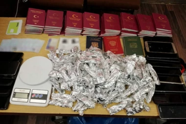 NEVEROVATNE BROJKE! POLICIJA NA PODRUČJU SOMBORA OTKRILA SKORO 400 ILEGALNIH MIGRANATA: Kod njih pronađeno oružje, droga...