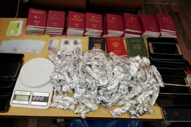 NEVEROVATNE BROJKE! POLICIJA NA PODRUČJU SOMBORA OTKRILA SKORO 400 ILEGALNIH MIGRANATA: Kod njih pronađeno oružje, droga...