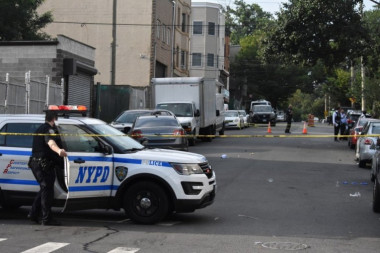 LAŽNA UZBUNA! Britanski mediji preneli vest o pucnjavi u Njujorku u kojoj je povređeno 20 ljudi