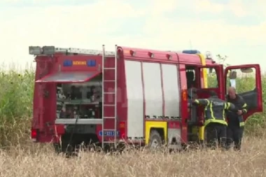 ZASTRAŠUJUĆI PRIZORI SA MESTA NESREĆE U BATAJNICI: Sve vrvi od policije i hitne pomoći - pogledajte prve fotografije sa terena (FOTO)