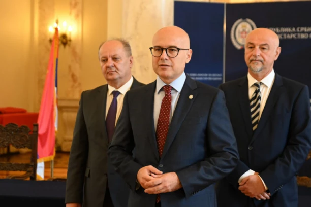 "LAŽNI RUSOFILI KOJI BRANE KOSOVO SA DISTANCE! Vučević: Kvazi desnica nema problema da se ujedini sa levicom!
