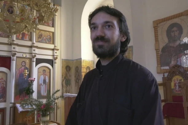 CRKVA MALA, ALI ČUDA VELIKA! Nakon molitve u Strmostenu dobili su dete: "Čovek mora da vidi i doživi" (FOTO)