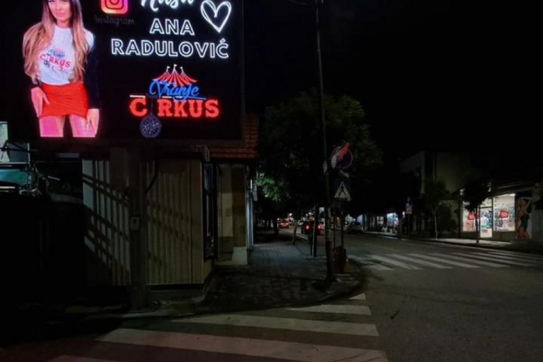 Ana Radulović, bilbord