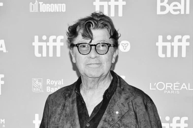 UMRO ČUVENI PEVAČ! Svet u suzama!