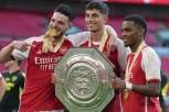 ARSENAL NASTAVLJA GDE JE STAO: Pobeda u SENCI povrede!