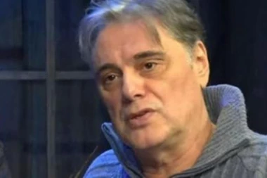 Ovo je poznati grčki glumac čiji se sin (11) utopio u Grčkoj! Dečaka majka kao sumanuta tražila, celo ostrvo se diglo na noge! LJUDI PLAKALI I VRIŠTALI KAD SU GA NAŠLI!