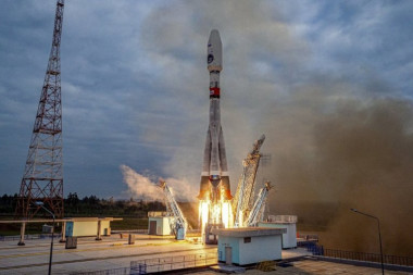 RUSI LETE NA MESEC! Moskva lansirala svemirsku letelicu "Luna 25" - planiraju da slete na južni deo Zemljinog satelita, evo i zašto!