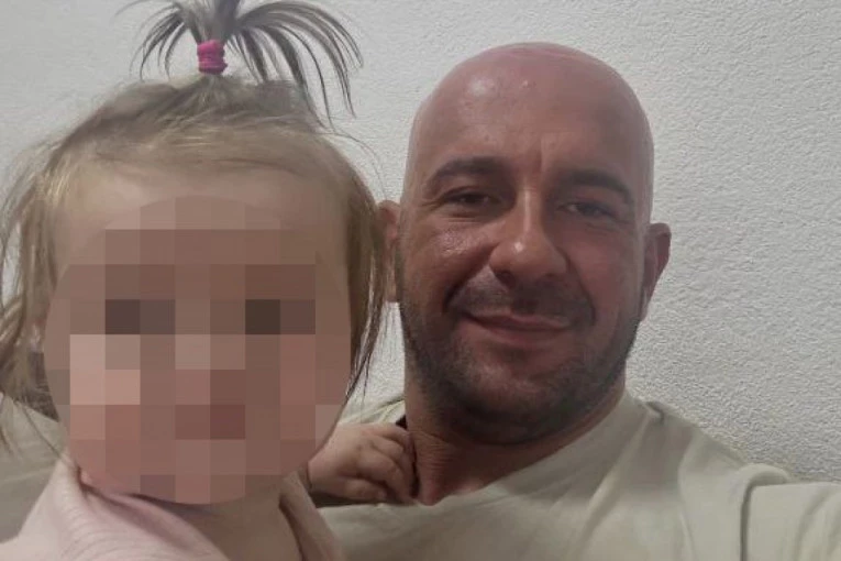 POZNATO STANJE BEBE MASOVNOG UBICE: Vlasnik teretane spasao dete koje je ležalo U LOKVI KRVI!