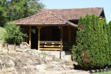 KRV NA SVE STRANE! Republika u vikendici u kojoj je brutalno ubijena Nizama Hećimović! PREBIJENA PA JOJ ISPALJEN METAK U ČELO! (UZNEMIRUJUĆI VIDEO/FOTO)