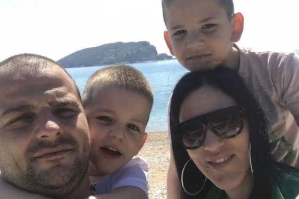 MILOŠEVI VAPAJI ODJEKUJU CETINJEM: "Kako ste nekad išli da donesete badnjak, da vas majka vaša dočeka"! POTRESNA PORUKA ČOVEKA KOME SU UBIJENA DVA SINA! (VIDEO)