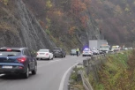 JEZIVA NESREĆA KOD ČAČKA, SEDAM OSOBA POVREĐENO! Hitno prevezeni u bolnicu