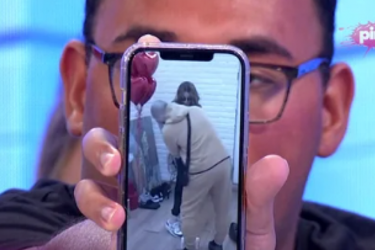 Nenad Lazić Neca pokazuje snimak Ane i Zvezdana