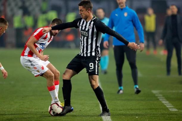 OTKRIVAMO: Nikolić poželeo delijama da UMRU, one ga najstrašnije psovale, a OVO JE STAV PARTIZANA!