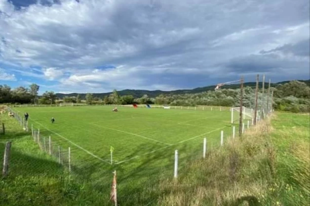FUDBALERI JEZERA NA SVOM TERENU IGRAJU PERFEKTNO: Ekipa Vinogradara na najduže gostovanje u ligi ide sa puno samopouzdanja!