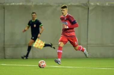 NA OVO SE ČEKALO GOTOVO DVE DECENIJE! Superligaš napravio REKORDAN transfer! Srpski napadač IDE u Francusku!