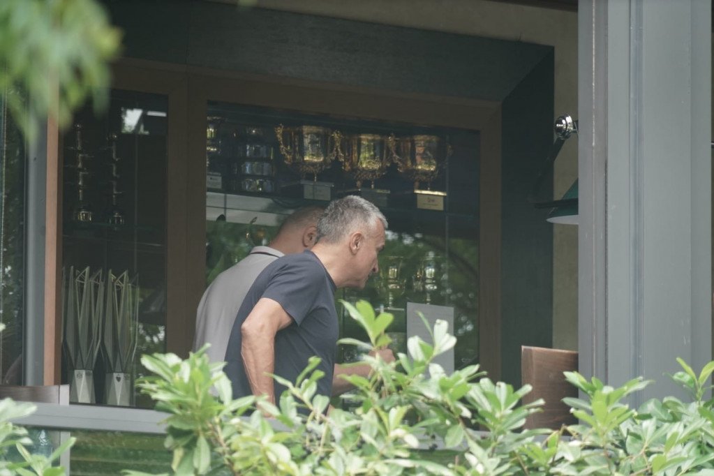 Srđan Đoković igra bilijar