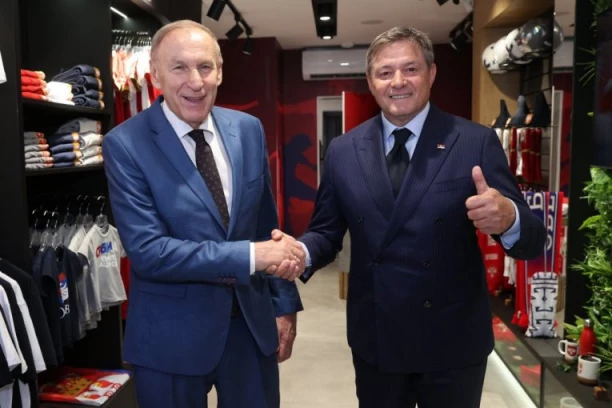 SPECIJALNI GOST PIKSIJA I DŽAJIĆA: LEGENDA pružila podršku FSS pred MEČ ODLUKE sa Dancima