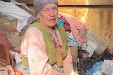 ŽIVELA U SIROMAŠTVU MEĐU DIVLJIM SVINJAMA I U KONTEJNERU, SAD KUPUJE KRPICE PO TRŽNIM CENTRIMA! Pogledajte neverovatnu transformaciju baka Ljubinke (FOTO,VIDEO)