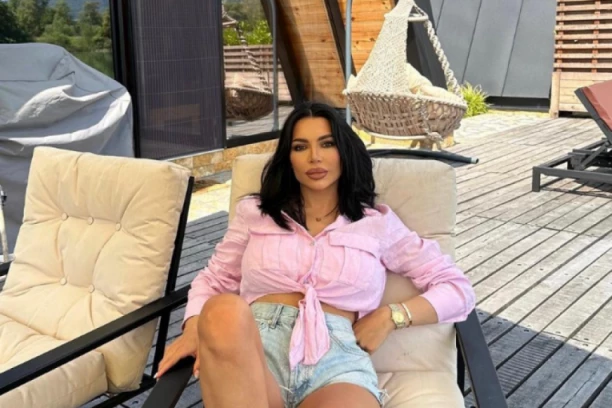 DUGO GA JE KRILA OD OČIJU JAVNOSTI! Helena Topalović konačno pokazala SUPRUGA - iza njih čist luksuz! (FOTO)