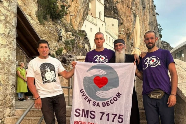 NE POSTOJI MALA I VELIKA PODRŠKA, SVAKA JE JAKO BITNA: Humanitarna akcija za decu obolelu od teške bolesti - Marko Nikolić i prijatelji nakon četiri dana stigli do ostroške svetinje!