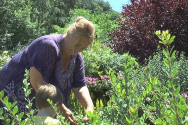 AUTENTIČNA SRPSKA DOMAĆICA BILJANA JEDNIM POTEZOM VRAĆA LJUDE U PROŠLOST! Kod nje se spava na slamarici, jedu se sarme i proja: na OVU stvar nijedan turista ne ostane imun!