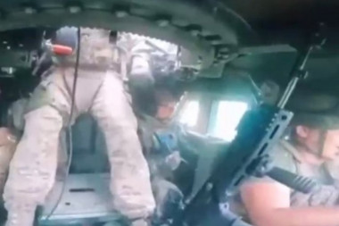 NEVEROVATNO ŠTA SU PREŽIVELI: Ukrajinci krenuli  u napad u američkom Hamviju pa naleteli na rusku nagaznu minu SAM BOG IH JE SPASAO (VIDEO)