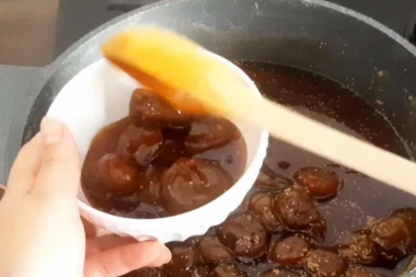 SLATKO OD SMOKAVA STARI RECEPT: Napravite NAJSLAĐU zimnicu već danas!