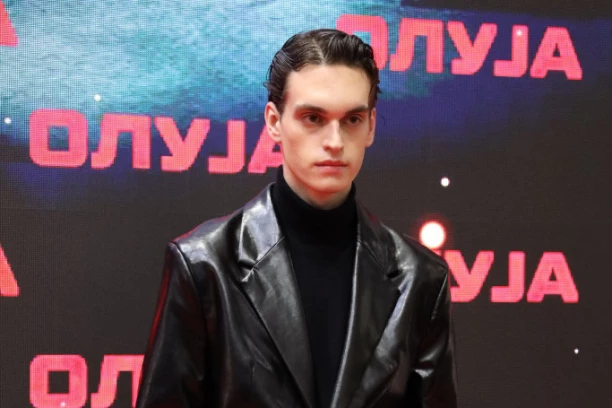 "SMEŠTAJU MI" Oglasio se srpski influenser nakon što je procurio EKSPLICITNI SNIMAK SAMOZADOVOLJAVANJA!