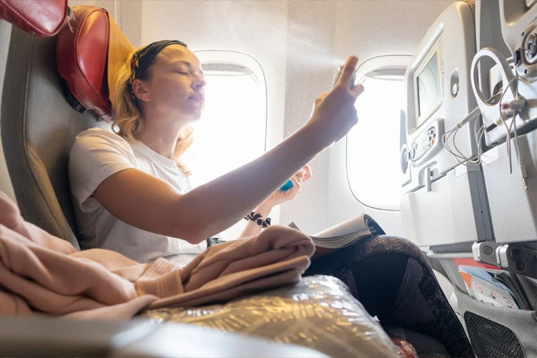 DRAMA NA LETU IZ BEOGRADA! Putnica u ALKOHOLISANOM stanju pravila HAOS u avionu - policija reagovala odmah po sletanju