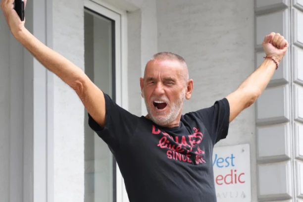 DA SU PAMETNI KAO JA BILI BI MILIONERI! Lepi Mića cimerima ispričao kakve taktike ima! Evo šta je rekao o kazni! (FOTO)