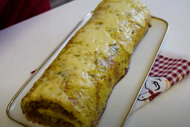 ROLNICA OD KROMPIRA FILOVANA MESOM: Zasitan, jeftin i brz ručak za celu porodicu, osvaja na PRVI ZALOGAJ