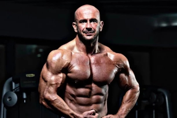 MONSTRUMA IZ GRADAČCA STEROIDI NAPRAVILI U PSIHOPATU BEZ EMOCIJA: Umesto 0,2 miligrama, uzimao 15, u BIH ovu nelegalnu supstancu kupuju i u APOTEKAMA!