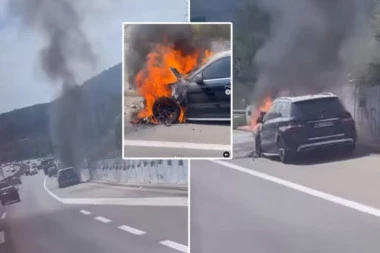 GORI "MEČKA" NA AUTO-PUTU KOD BUBANJ POTOKA: Prednji deo automobila u plamenu (FOTO/VIDEO)