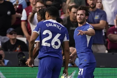 ŠOK U LONDONU: Čelsi promašio penal i sa igračem više prosuo bodove!