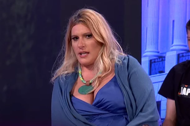 OTKRIVENA ŠOK ISTINA UŽIVO U EMISIJI: Zvala ga u toalet da je gleda GOLU, raskrinkana tajna afera! (VIDEO)