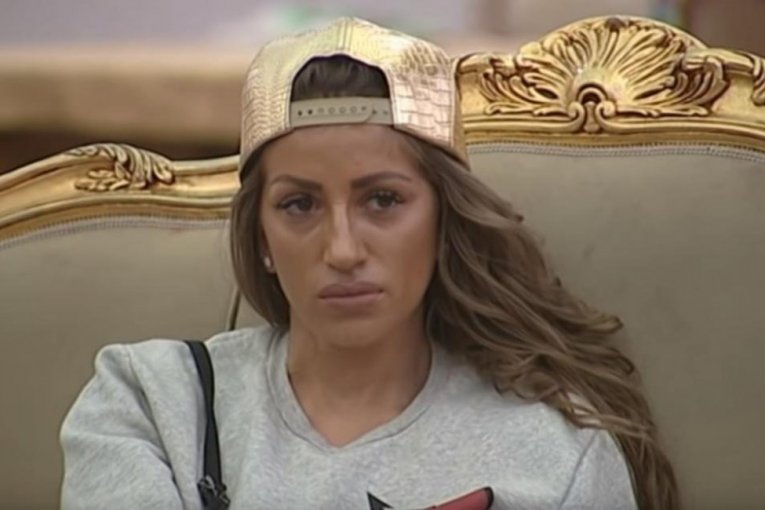 Dalila Dragojević pre i posle operacija