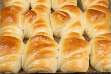 RECEPT ZA DOMAĆE KIFLICE: Ukusne i SVEŽE ostaju i po nekoliko dana!