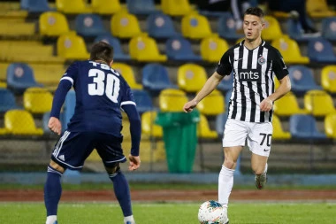 NEKADAŠNJI IGRAČ PARTIZANA UPISAO SVOJE IME U FUDBALSKE ANALE: On je strelac prvog pogotka na novootvorenoj sportskoj lepotici u „srpskom Mančesteru“!