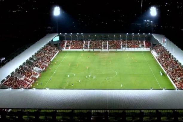 SUPERLIGAŠKI FUDBAL U LESKOVCU: Let "kanarinaca" kratko je trajao - GFK Dubočica nakon preokreta stigla do istorijskog trijumfa!