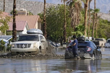 TROPSKA OLUJA UBILA ŠESTORO LJUDI: Naređena hitna evakuacija, 22.000 stanovnika moralo da beži van sela